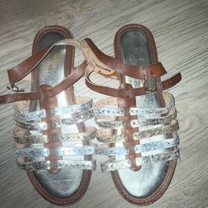 ⭐️Cherokee Brown and Silver Kids‎ Sandals⭐️